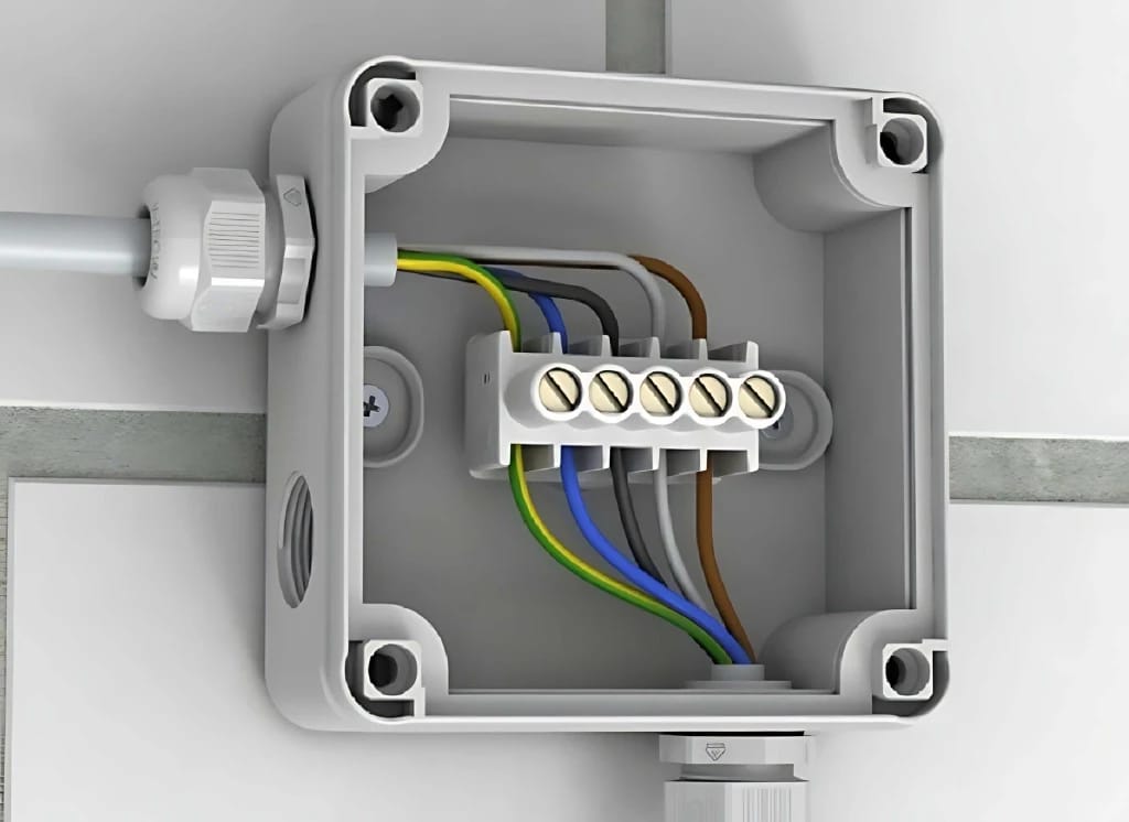 Коммутация соединительной коробки — соединение проводов клеммной колодкой